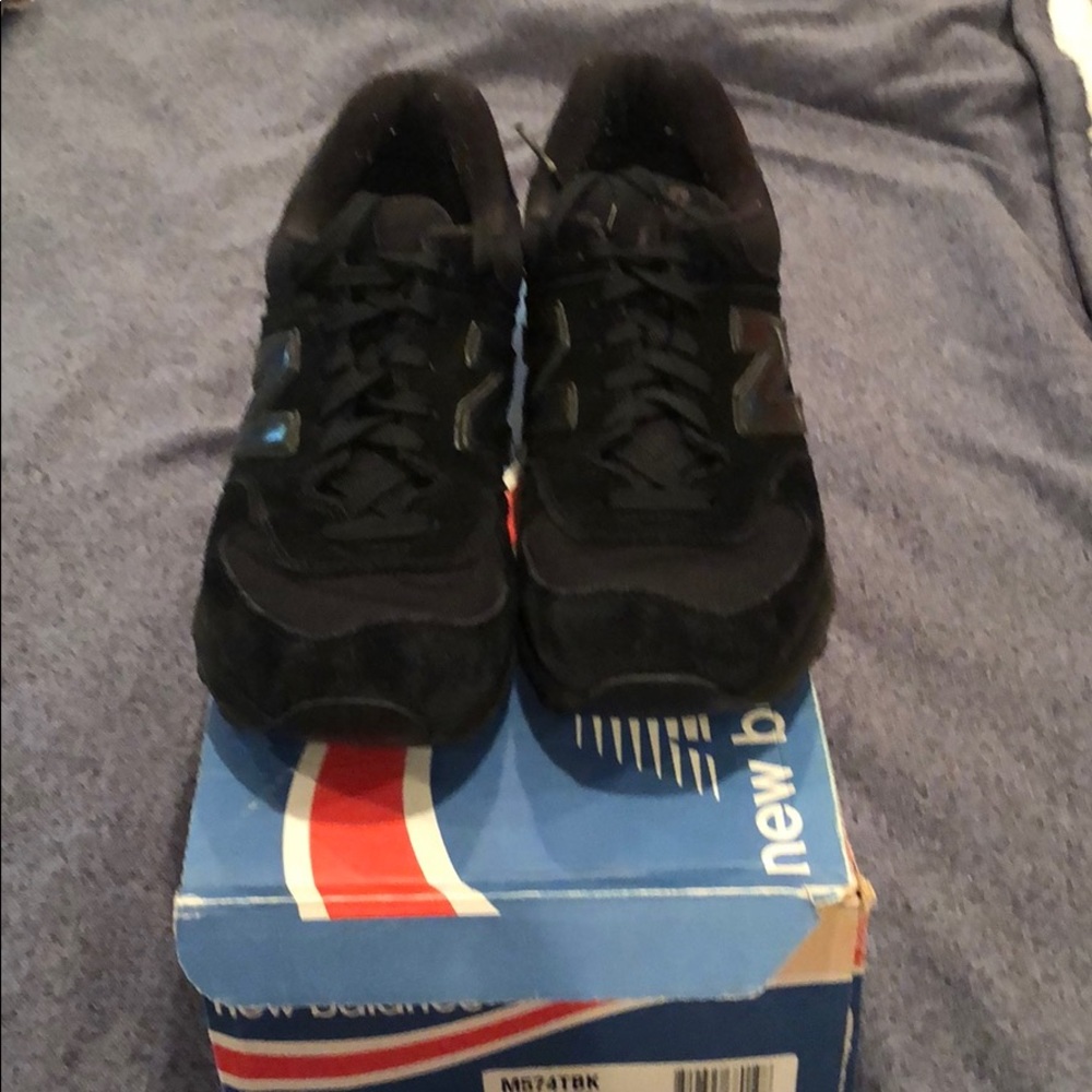 Men’s size 10 New Balance sneakers